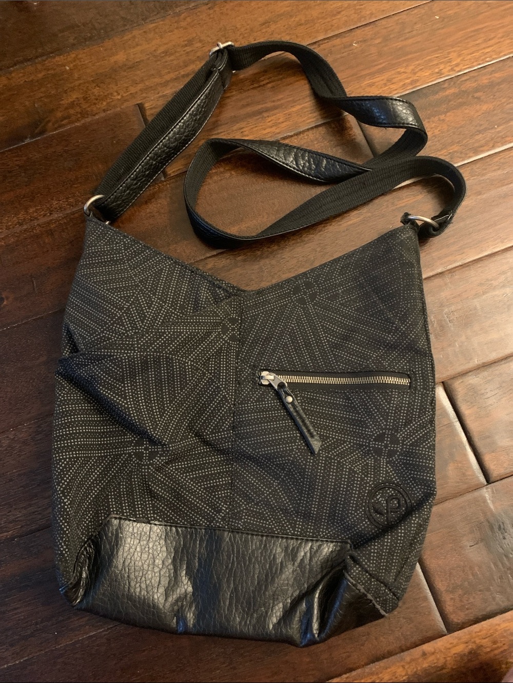 pistil Easy Rider Black Night Sky Patterned Crossbody Shoulder Bag USED